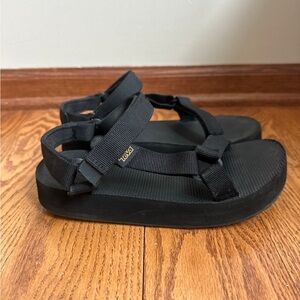 Teva Midform Universal Sandals Girls Size 4 Black